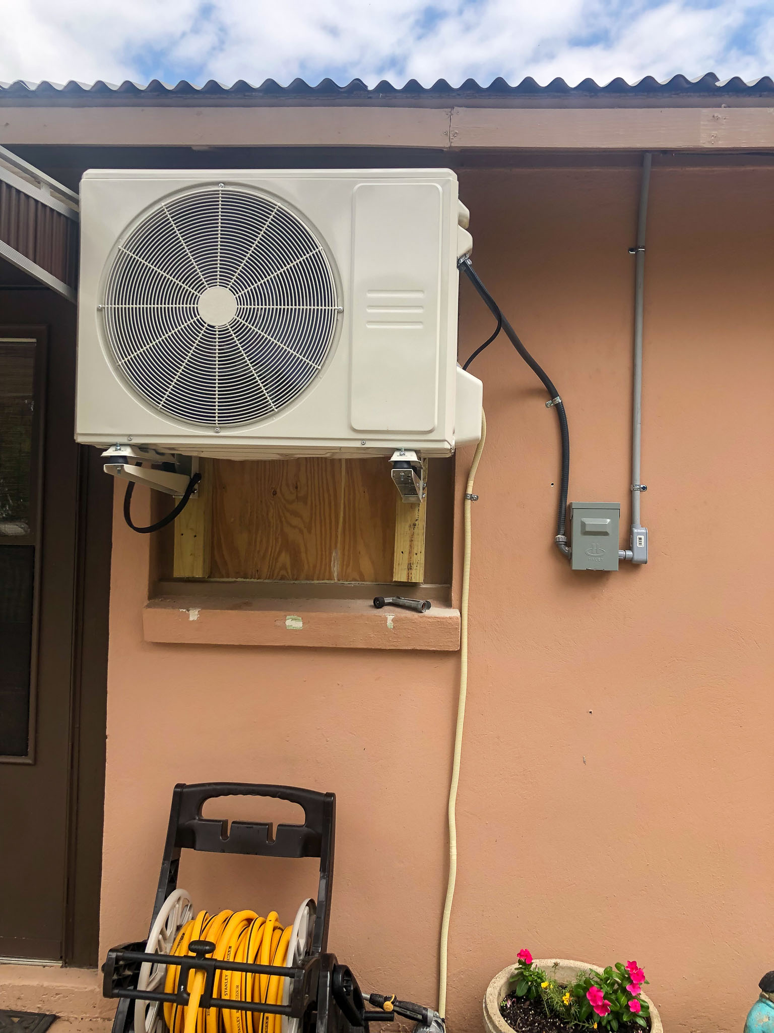 Air conditioning repair service